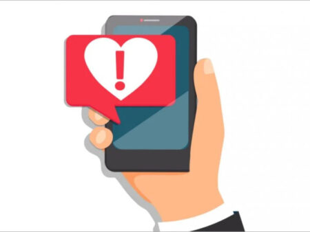 8 Simple Signs of Online Dating Scammers